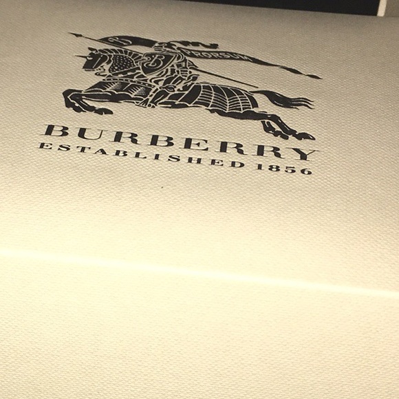 NEW BURBERRY WATCH BOX🔴GREAT WAY TI STORE YOUR WARCH - Picture 3 of 5